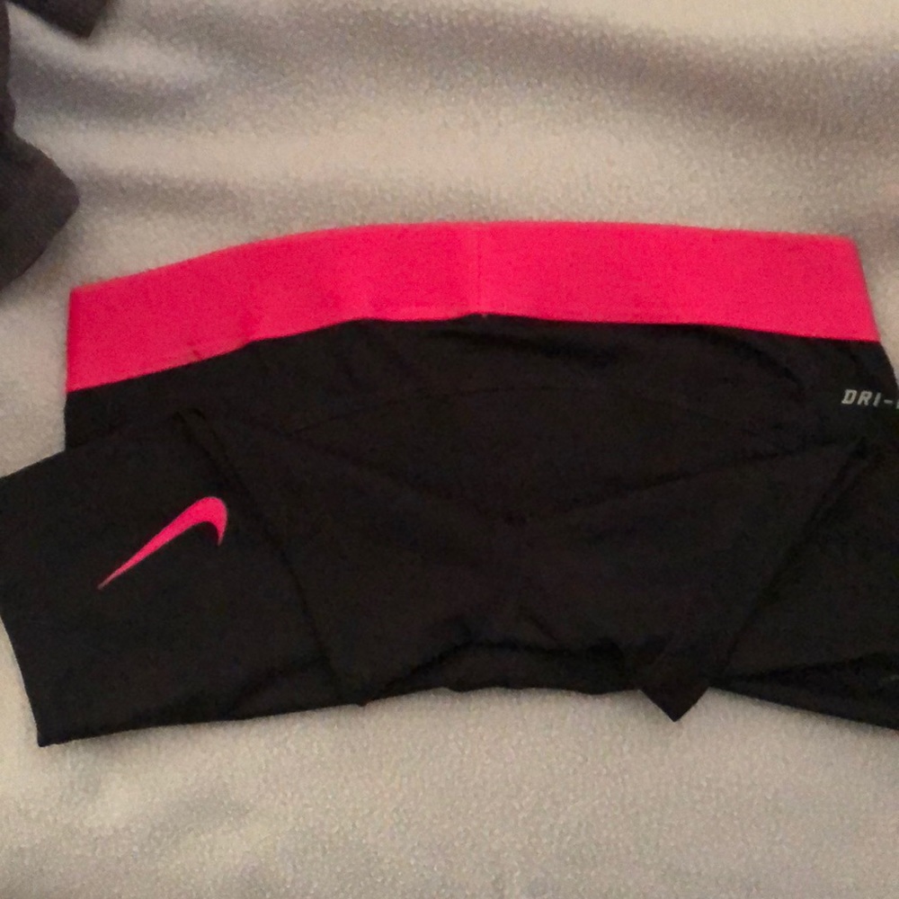 Nike Pro. Excellent condition - Picture 2 of 4